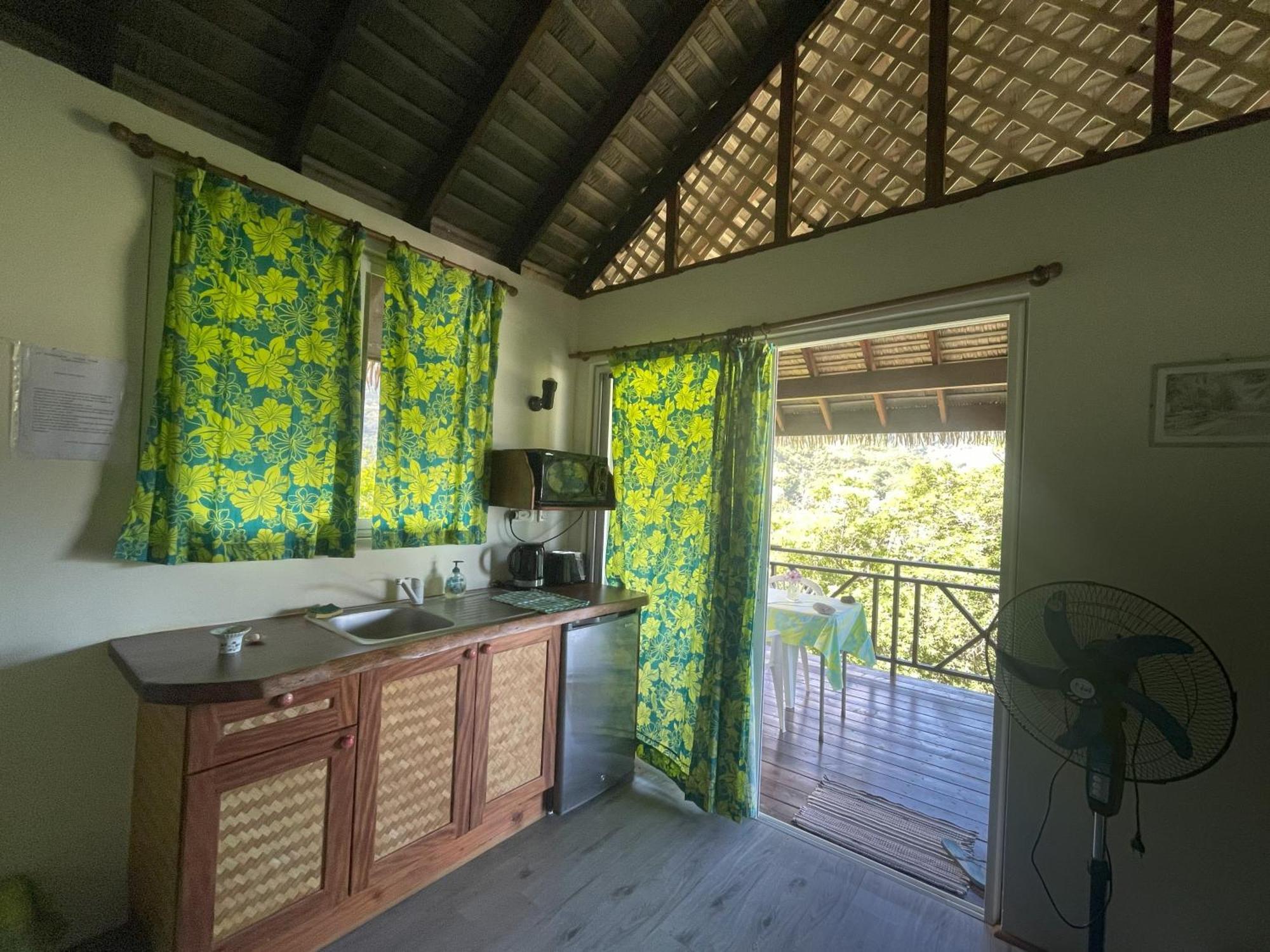 Hotel Fare Manutea Nuku Hiva Exteriér fotografie